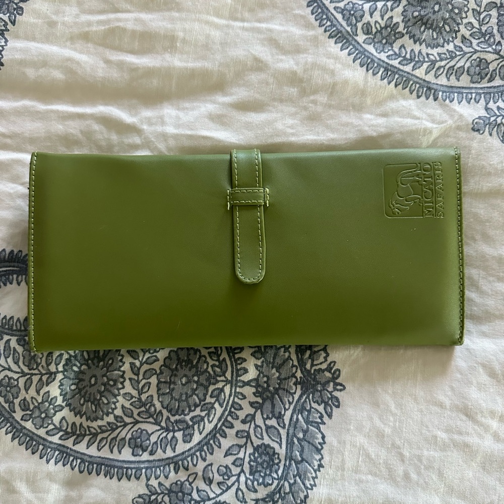 Green Leather Clutch Wallet with Logo Emboss